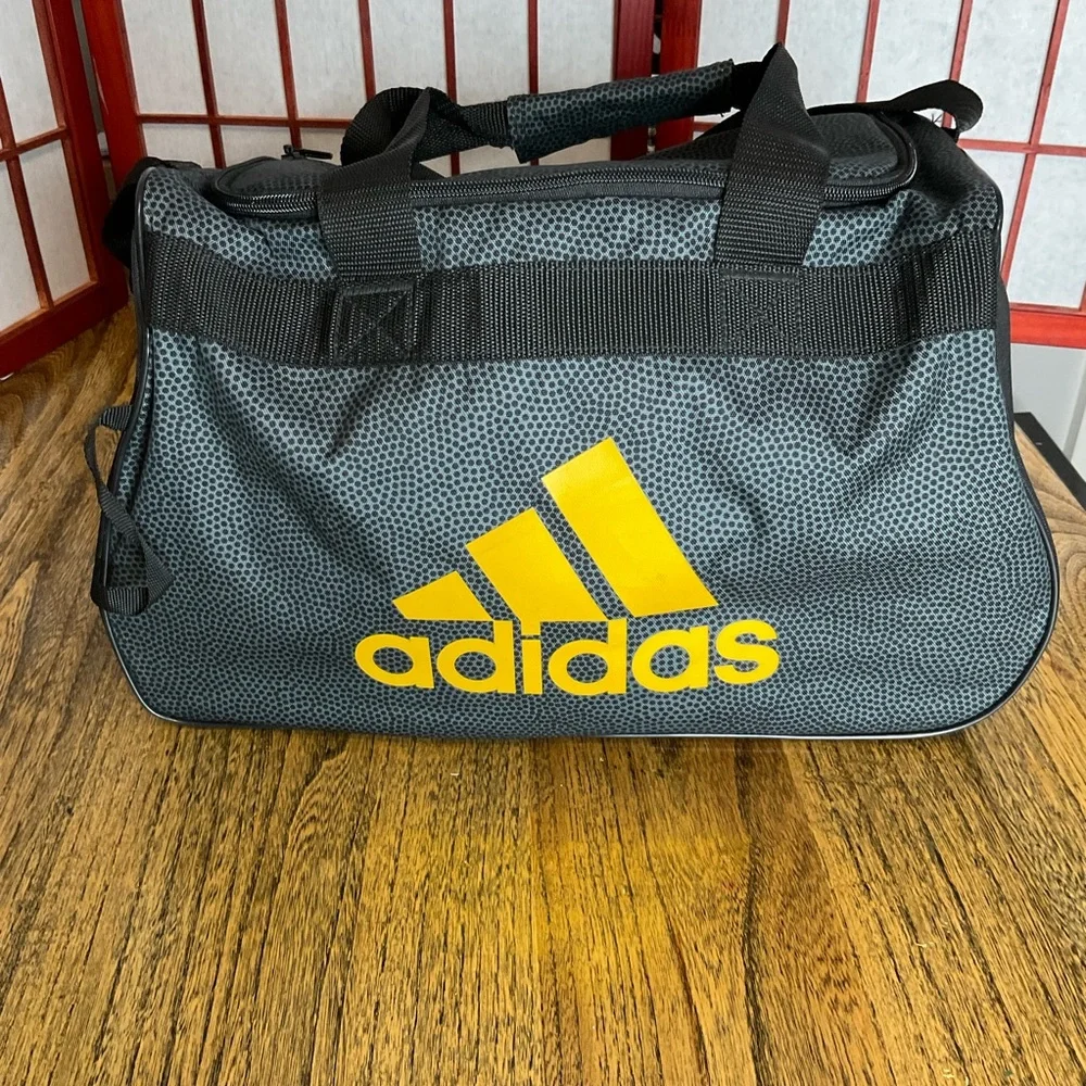 Adidas Gym Duffle Bag, gray & yellow, handles & shoulder strap, EUC!